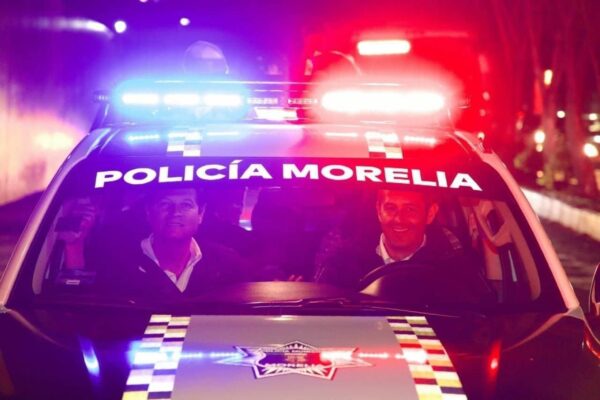 Para “brindarnos seguridad” alcalde y comisionado patrullan Morelia, dicen