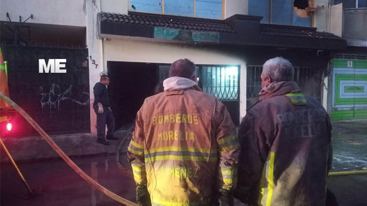 Arde un domicilio en la colonia Adolfo López Mateos, al poniente de Morelia