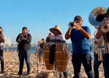 Bandas seguirán tocando en las playas mazatlecas, pero con permiso del Ayuntamiento