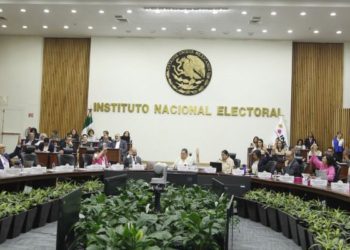 INE determina que Vicente Fox, Claudio X. González, Máynez y Jesús Ramírez violaron veda