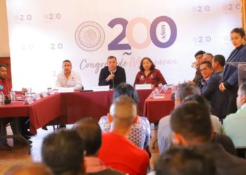 Presenta Barragán y líderes sindicales reforma constitucional en materia de salarios mínimos en Michoacán