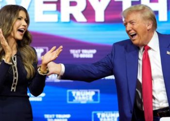 Kristi Noem, gobernadora de Dakota del Sur, se perfila como secretaria de Seguridad Nacional de EE. UU.