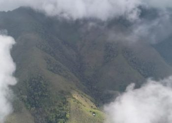 Avión Cessna 402 con 10 personas a bordo desaparece en Colombia