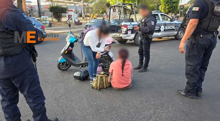 Dos jovencitas y dos policías heridos tras choque de motos en Jacona