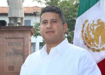 Carlos Manzo lanza un “respetuoso” ultimátum al crimen organizado