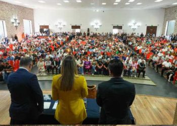 Vamos a respaldar su futuro laboral en la UMSNH, señala Yarabí Ávila ante docentes