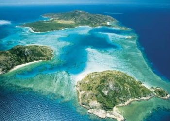 Acusan a crucero australiano de negligencia tras olvidar a pasajera de 80 años en isla remota