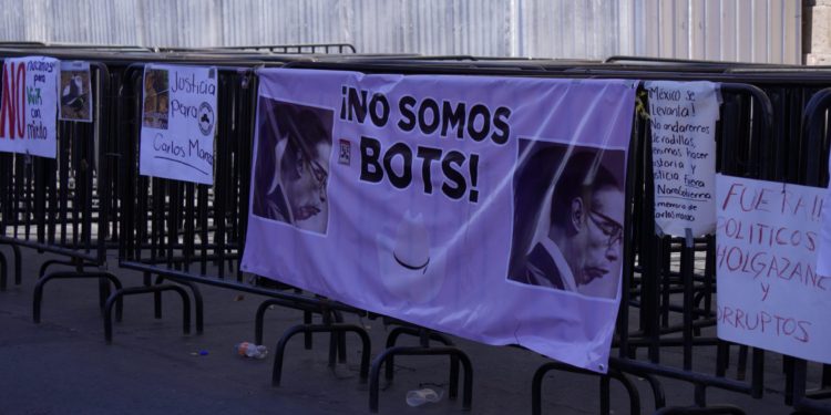 Crónica de la marcha del 15 de noviembre en Morelia: Sombreros, huevos y detenidos