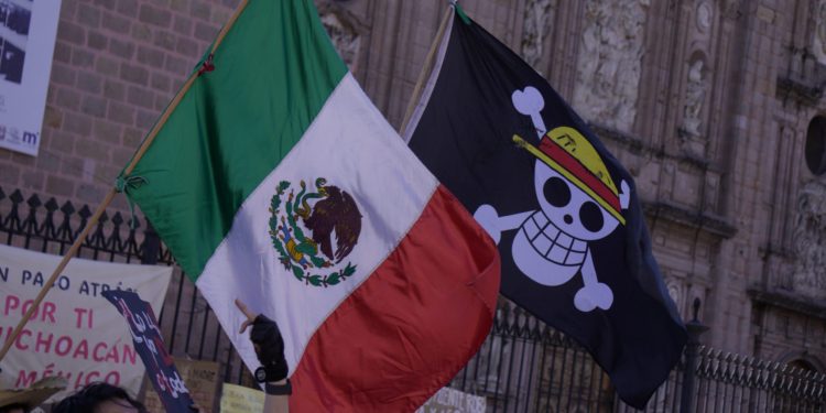 Crónica de la marcha del 15 de noviembre en Morelia: Sombreros, huevos y detenidos