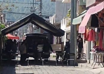 En medio de amenazas, velan en Paracho al menor acusado del asesinato del alcalde Carlos Manzo