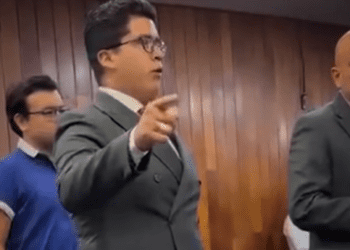 “Reforma judicial no es la voluntad popular”: Estudiante de Derecho confronta al presidente de la Suprema Corte