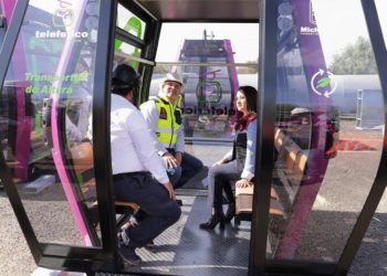 Llegan a Morelia primeras cabinas del teleférico; obra va al 48 por ciento: Bedolla