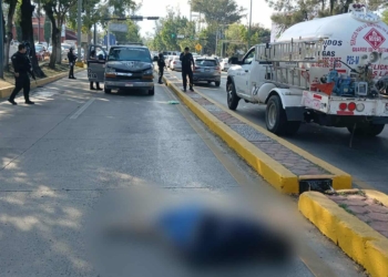 Camioneta de Seguridad Penitenciaria atropella a peatona en la Av. Camelinas de Morelia
