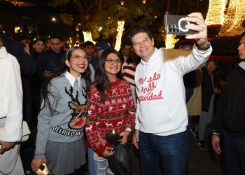 Alfonso Martínez hace brillar Morelia con Encendido Navideño ‘Luces por la Paz’