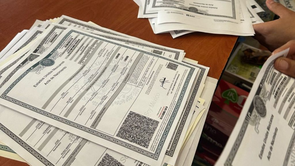 Detectan red nacional de venta ilegal de actas del Registro Civil a migrantes