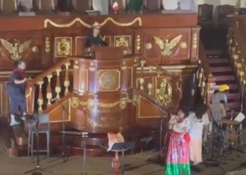Cabaret en el Congreso de la CDMX genera críticas por uso político del recinto legislativo