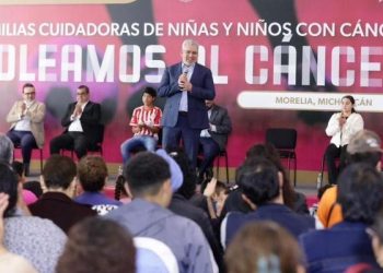 Programa “Familias Cuidadoras” ha apoyado a 780 niñas y niños con cáncer: Bedolla