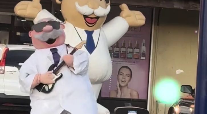 “Simi rockero” se vuelve viral tras presentación en Ciudad Juárez